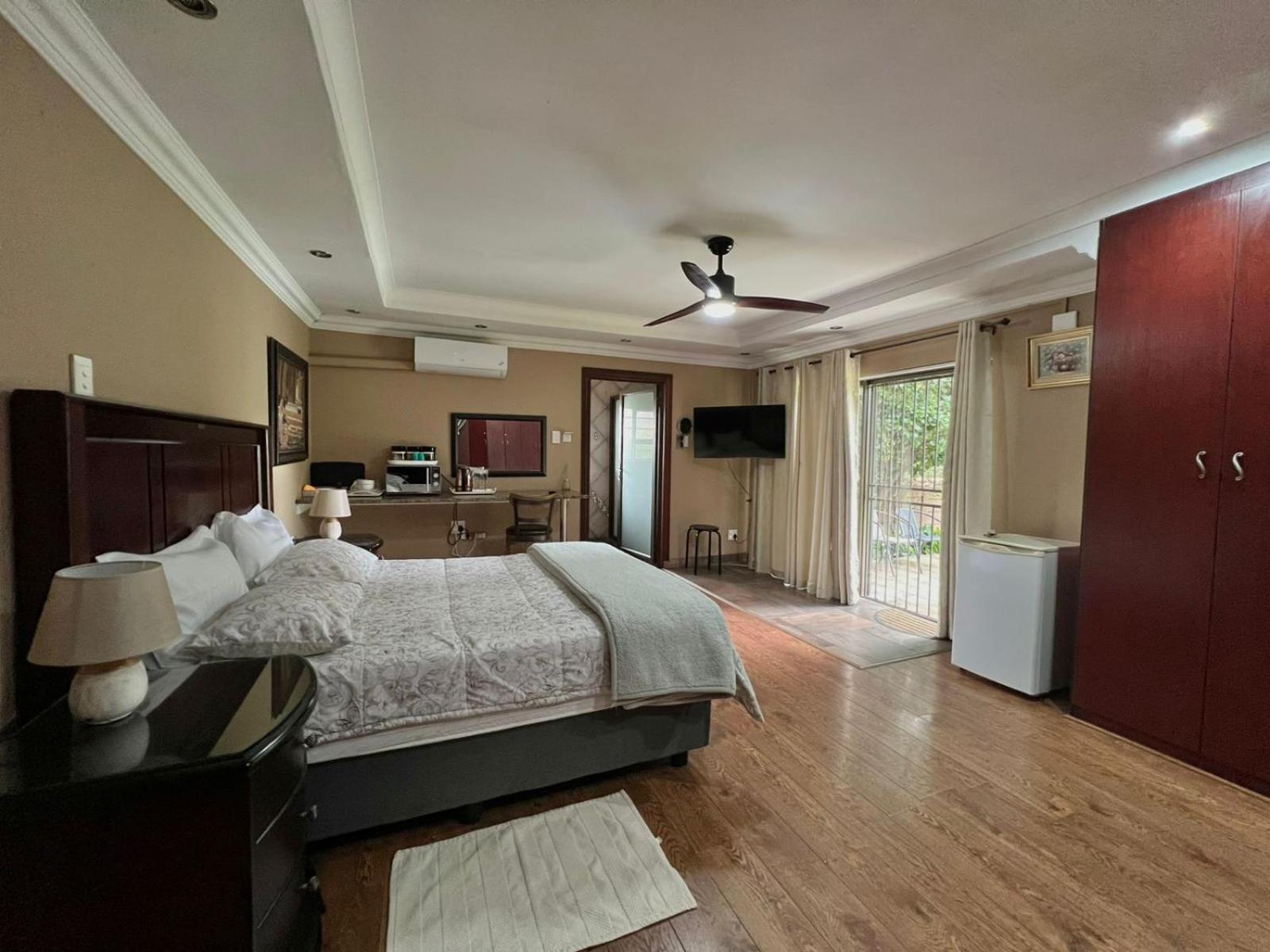 Spies Villa - Fast Wi-Fi, Netflix And Generator Middelburg  Esterno foto