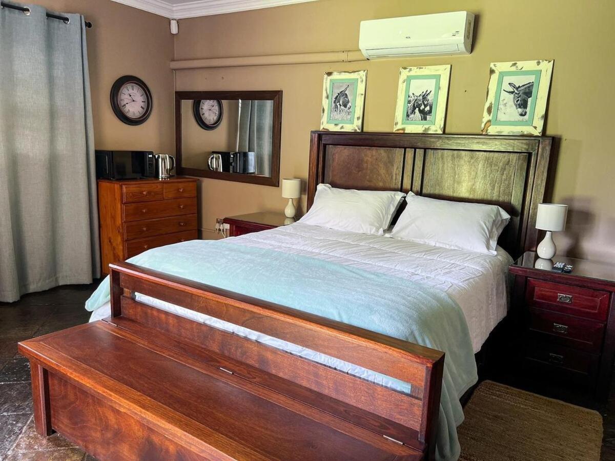 Spies Villa - Fast Wi-Fi, Netflix And Generator Middelburg  Esterno foto