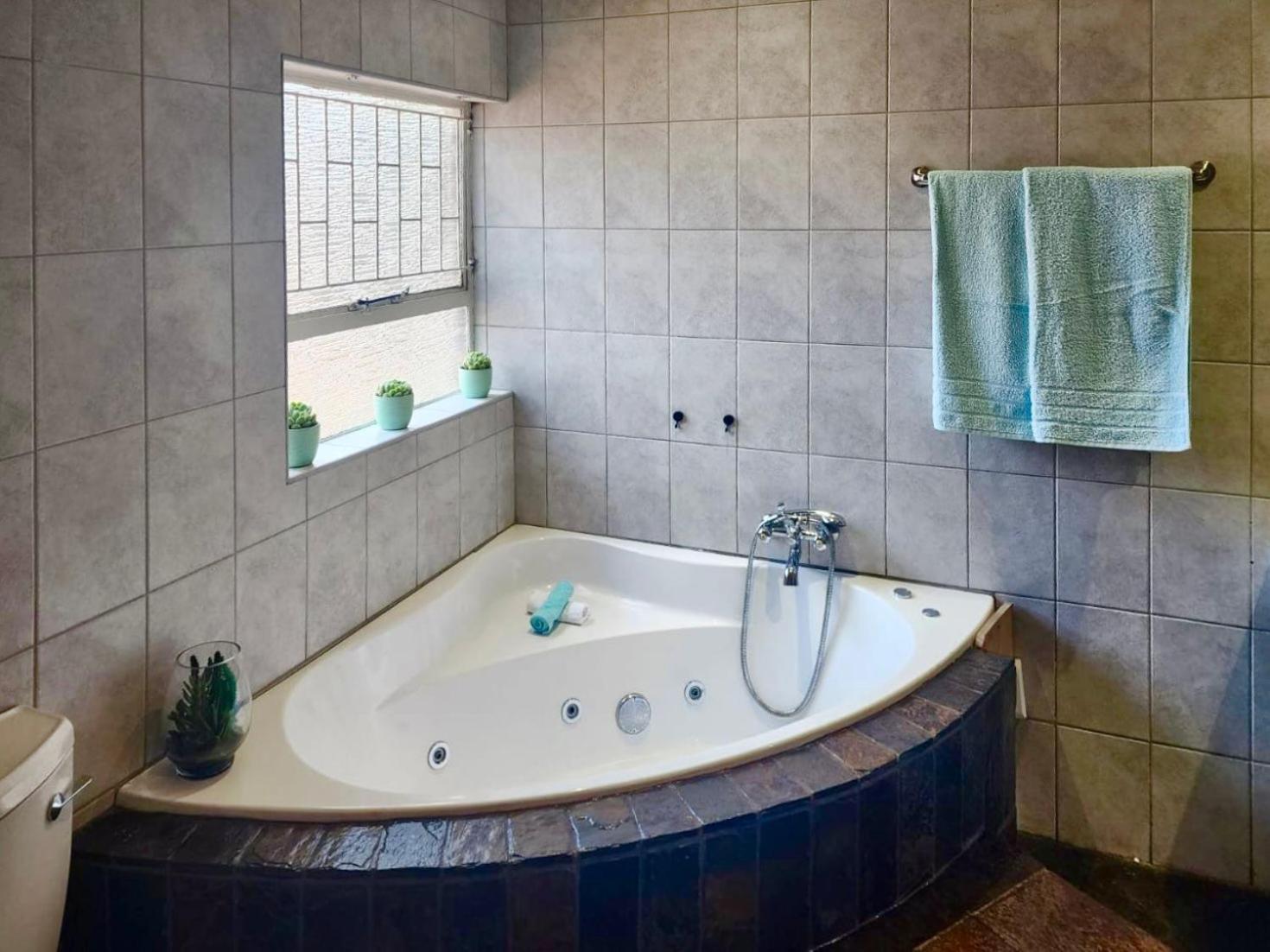 Spies Villa - Fast Wi-Fi, Netflix And Generator Middelburg  Esterno foto
